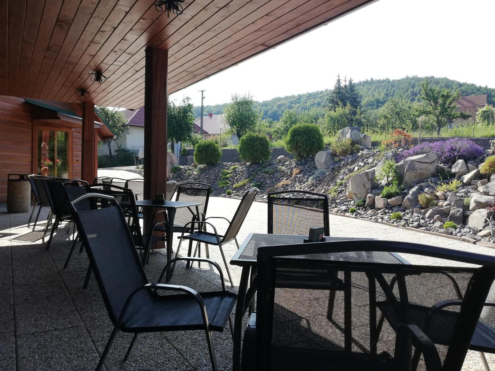 Penzión u Coľa Prievidza Exterior foto